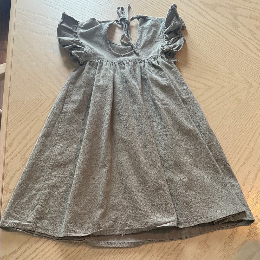 Girls Ruffle-Sleeve Cotton Dress in Taupe π - Picture 5 of 6